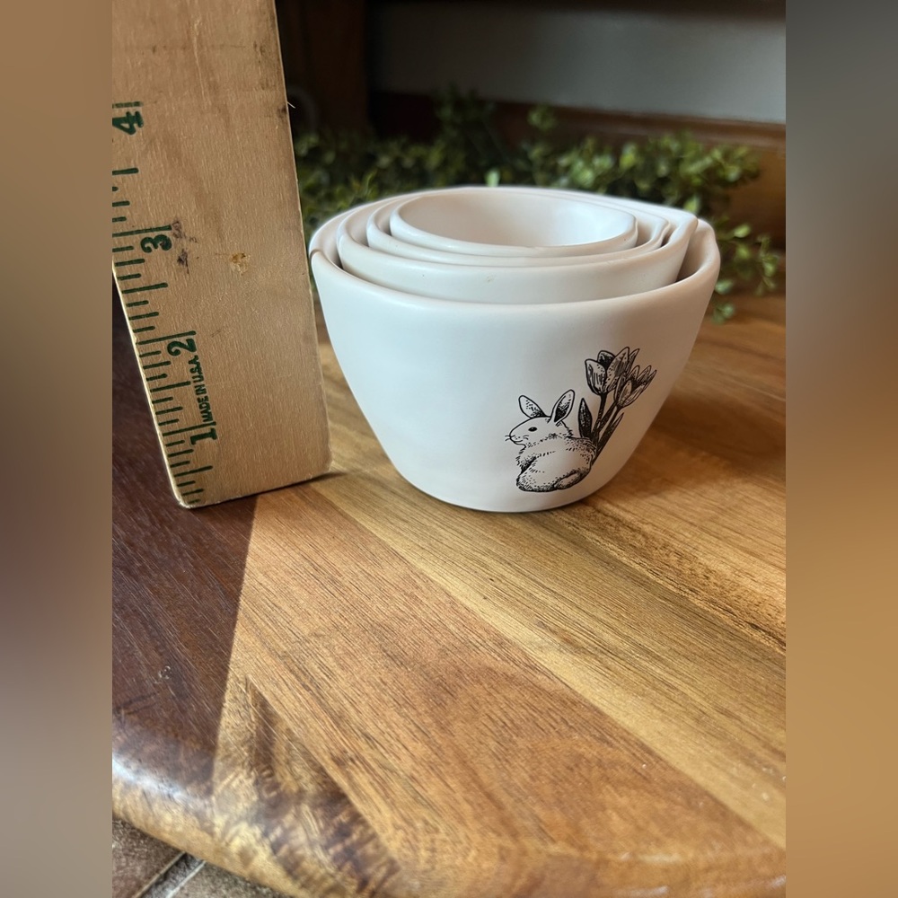 Rae Dunn Artisan Collection 2024 Blue Bunny Sketch Easter Measuring Cups - Picture 12 of 13